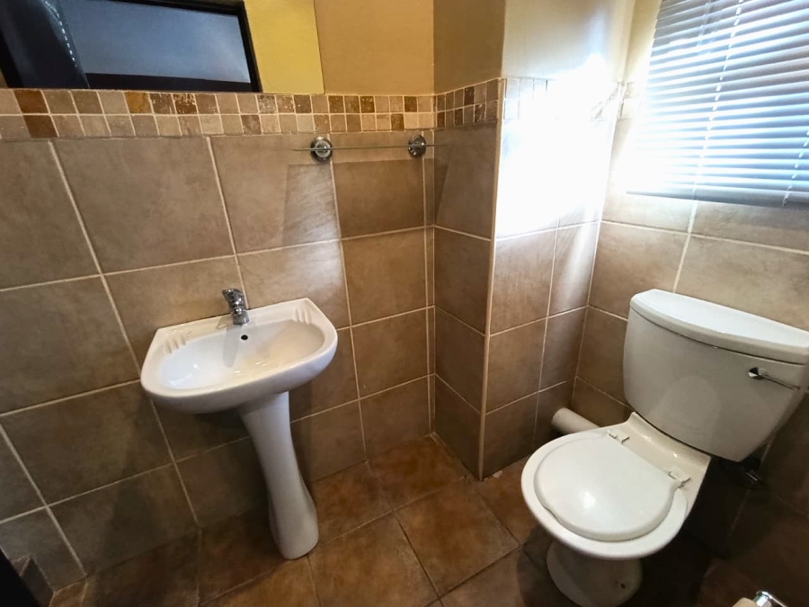 1 Bedroom Property for Sale in Vredenhof Sh Free State